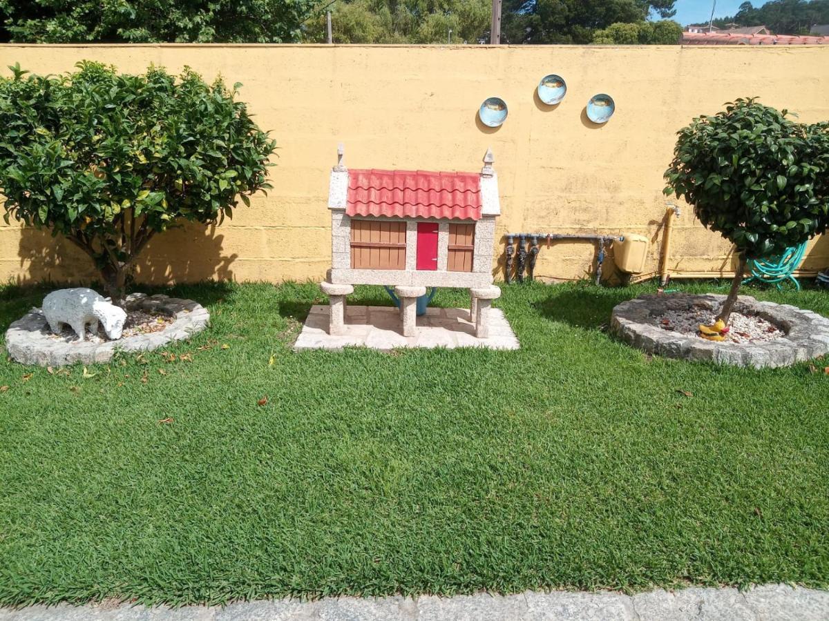 Casa Con Jardin En Primera Linea De Playa O Grove Bagian luar foto