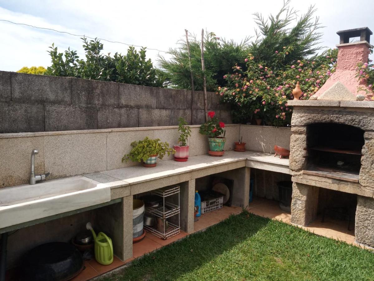 Casa Con Jardin En Primera Linea De Playa O Grove Bagian luar foto